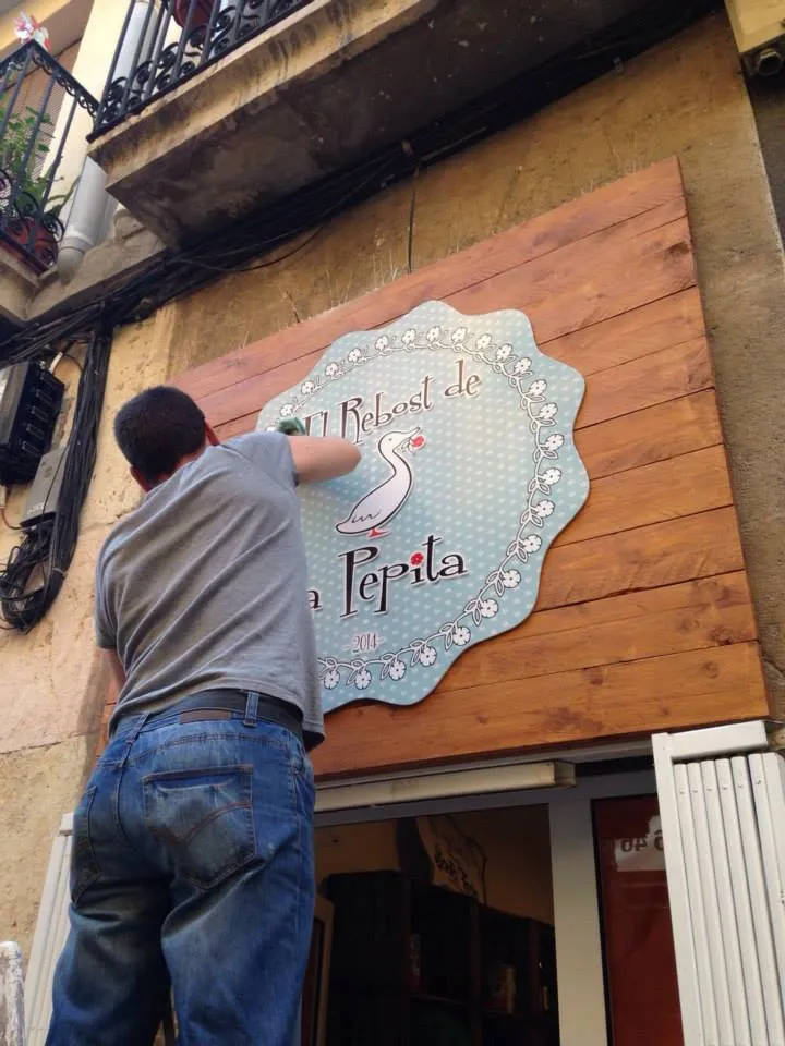 Rótulo exterior personalizado