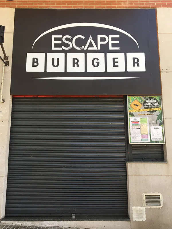 Diseño de rótulo exterior personalizado