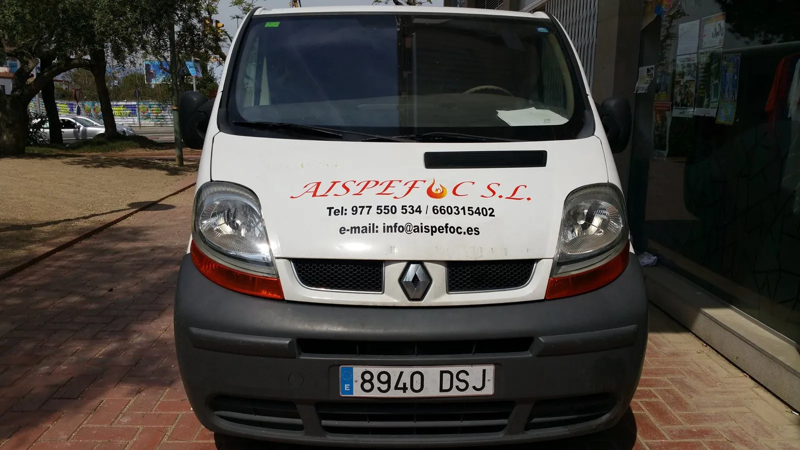 Rotulación publicitaria de coche